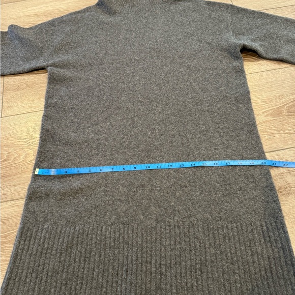 Everlane Women's Charcoal Turtleneck Sweater Dress, Size Medium, Charcoal Grey - Picture 6 of 12